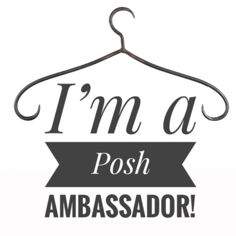Meet your Poshmark Ambassador, Nic 🖤